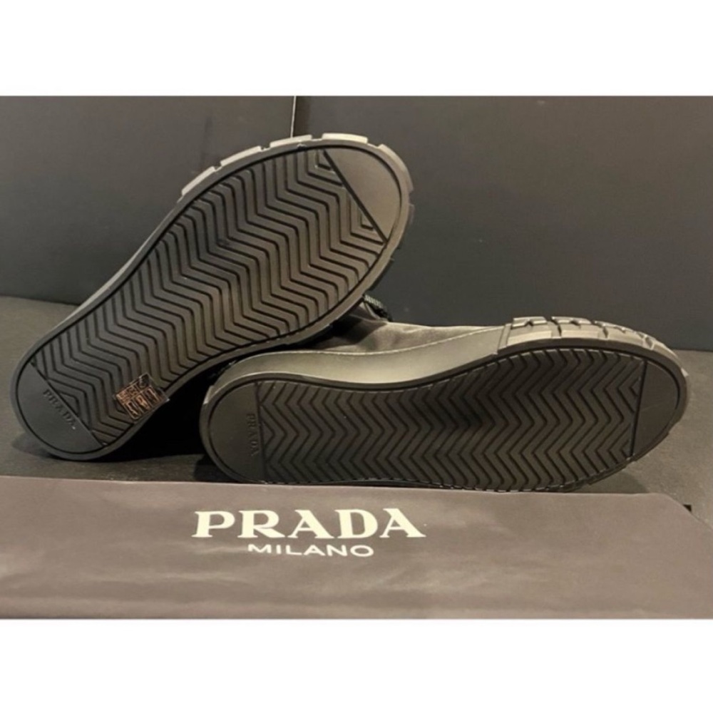 PRADA Wheel Re-Nylon Zip Pouch Black High-Top Sneakers with Mini Side Pouch - Picture 8 of 9